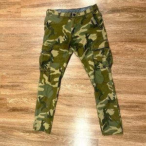 Camo skinny bullhead cargo pants size 29/30